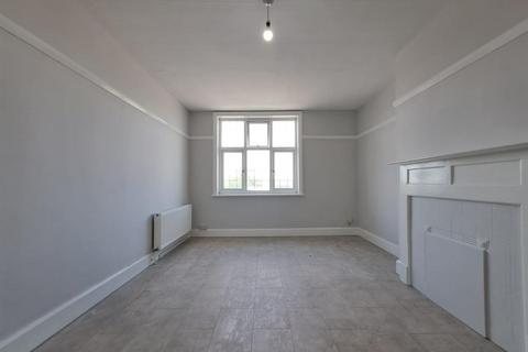 2 bedroom house to rent, The Broadway, High Road, The Broadway, Pitsea