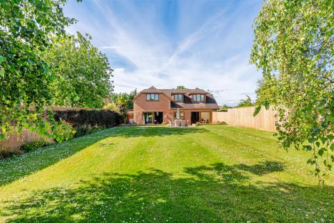 4 bedroom detached house for sale, Court Farm Road, Longwell Green