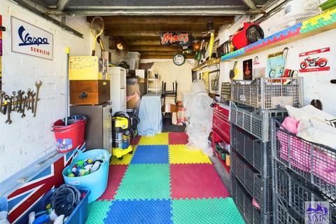 Garage for sale, Sunnyfields Close, Rainham