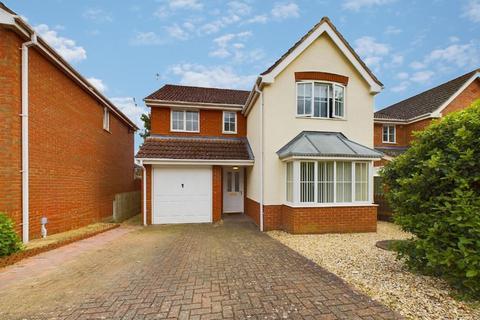 4 bedroom detached house for sale, Byron Avenue, Dereham