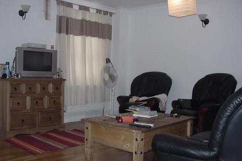 2 bedroom flat to rent, West End Lane, West Hamsptead, London