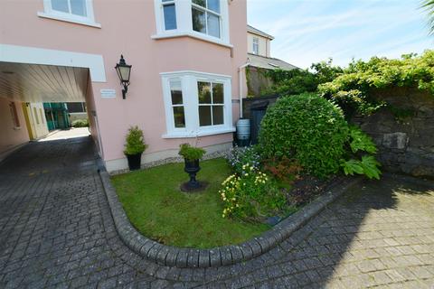 1 bedroom apartment for sale, Wimbledon Court, Tenby