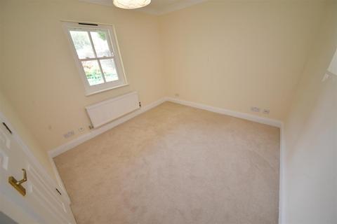 1 bedroom apartment for sale, Wimbledon Court, Tenby