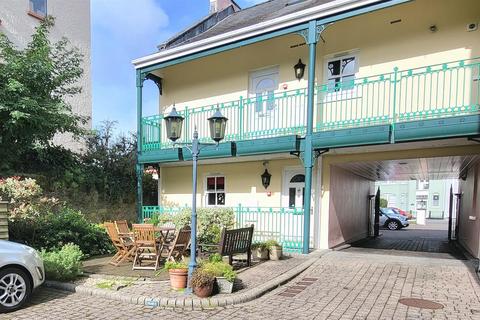 undefined, Wimbledon Court, Tenby