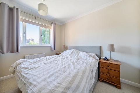 3 bedroom semi-detached house for sale, Oak Farm Gardens, Headcorn, Ashford