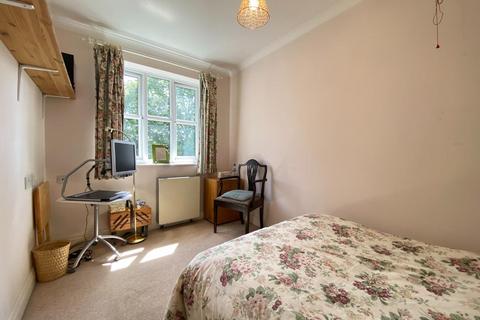 2 bedroom retirement property for sale, Saffron Meadow, Stratford-upon-Avon