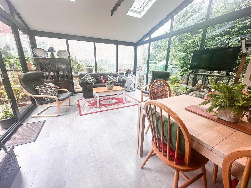 Breakfast kitchen, dining and family room