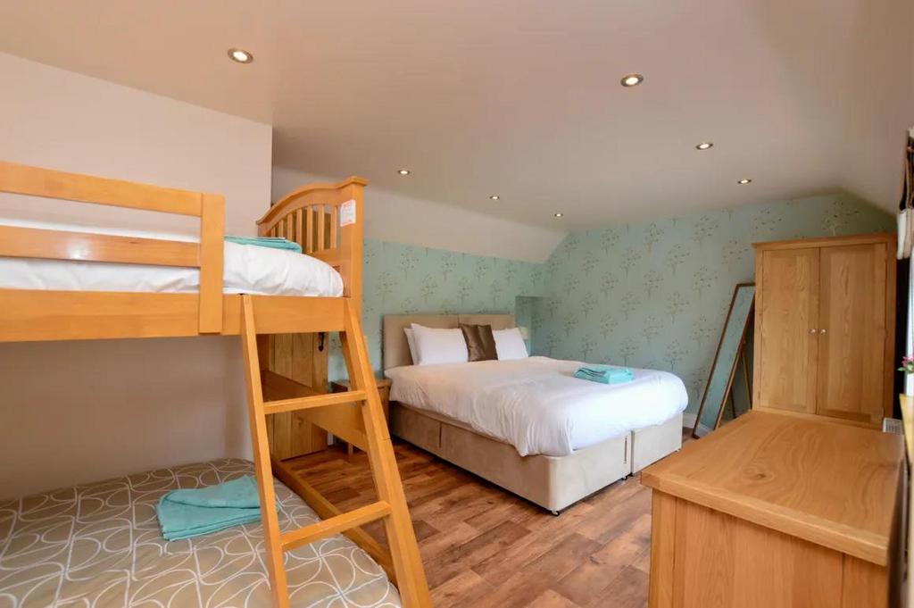 Bedroom 2.jpg