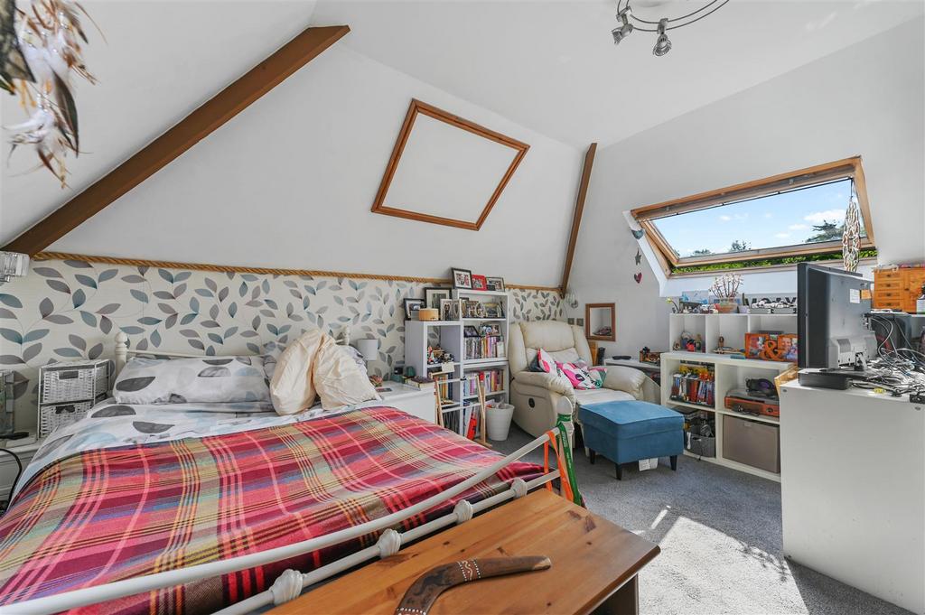 WH -  Uplands Road - Bedroom B3 (2).JPG