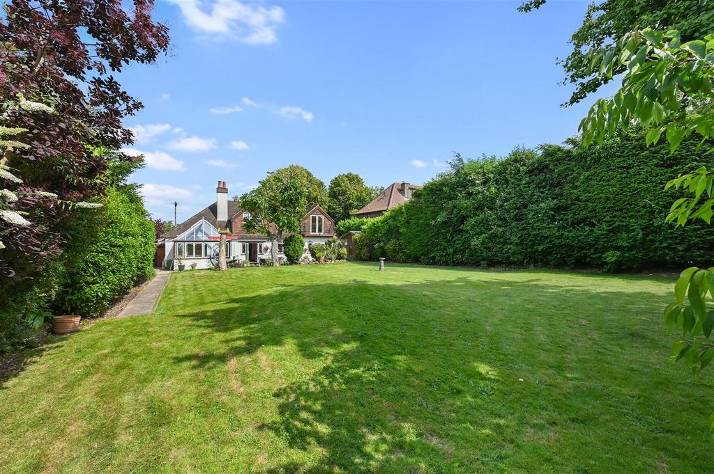 WH - Uplands Road - Garden B1 (1).JPG