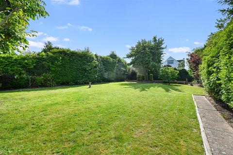 80 Upland Road, Sutton, SM2 5JB