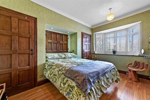 80 Upland Road, Sutton, SM2 5JB