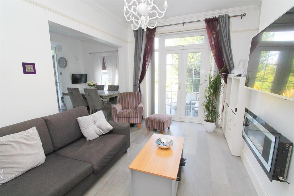Family room c.jpg