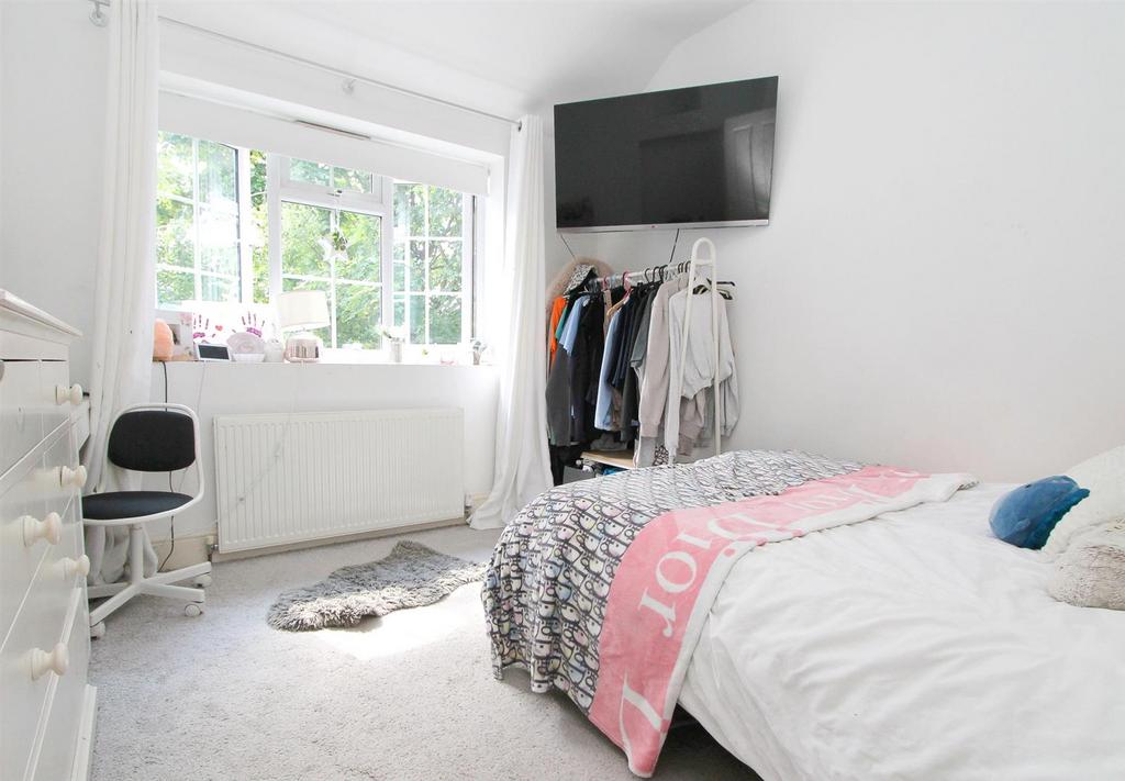 Bed 3.jpg