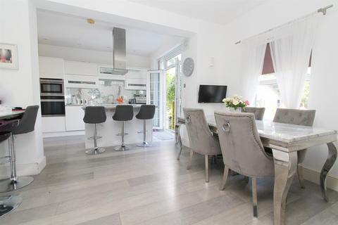 1 Kings Lane, Sutton, SM1 4PB