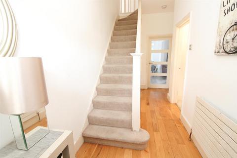 1 Kings Lane, Sutton, SM1 4PB