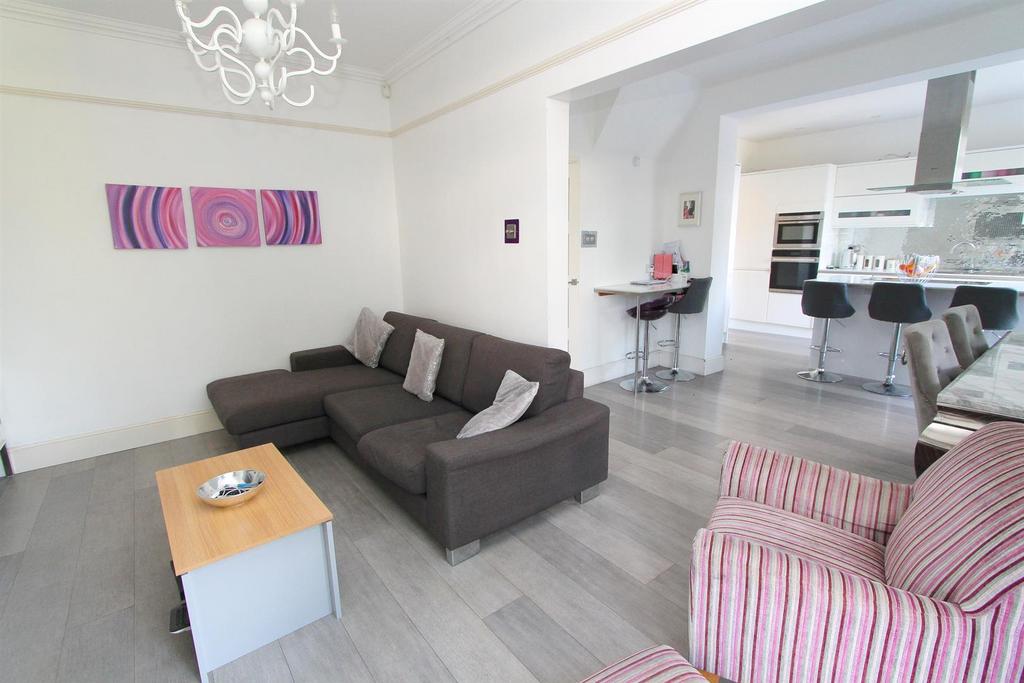 Family room.jpg
