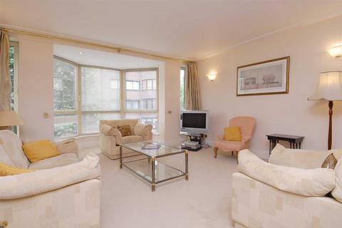3 bedroom flat to rent, Queen's Terrace, St Johns Wood NW8