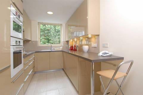 3 bedroom flat to rent, Queen's Terrace, St Johns Wood NW8