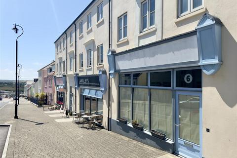 Shop to rent, Plen Tennyson, Newquay TR8