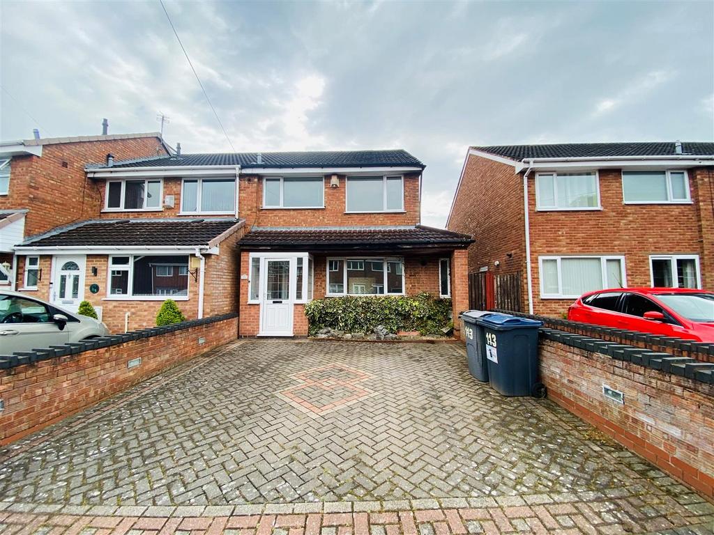 Clent View Road, Bartley Green B32 3 bed end of terrace house £1,025