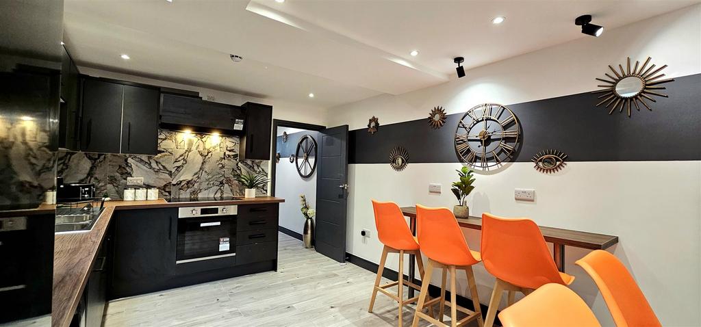 Decoration throughout for homely feeling.jpg