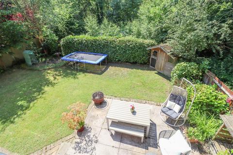 51 Camus Close, Church Crookham, Fleet, GU52 0UT