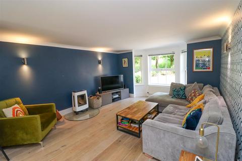 51 Camus Close, Church Crookham, Fleet, GU52 0UT