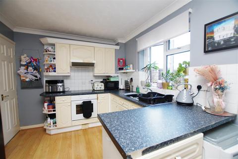 2 bedroom terraced house for sale, Furlong Close, Swindon SN25