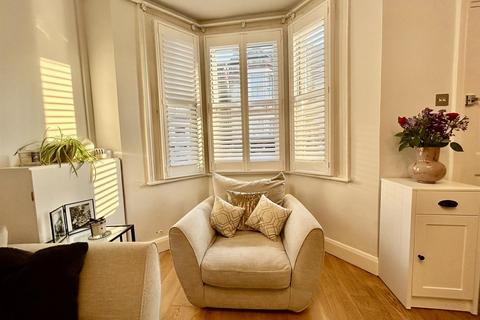 29 Albert Road, Addlestone, KT15 2PX