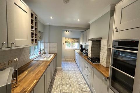 29 Albert Road, Addlestone, KT15 2PX