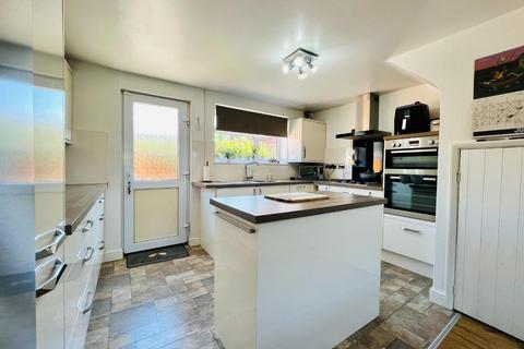 3 bedroom end of terrace house for sale, Park Drive, Hothfield