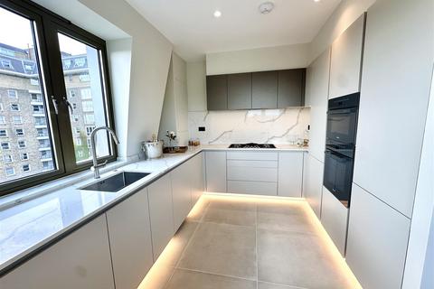 3 bedroom penthouse to rent, St Johns Wood Park, St John's Wood, London, NW8