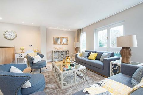 3 bedroom apartment to rent, Lyndhurst Road, Belsize Park, London, NW3