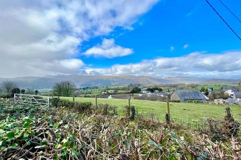 6 bedroom house for sale, Penrhiw, Llanddoged