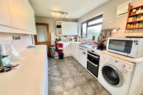 undefined, Penrhiw, Llanddoged