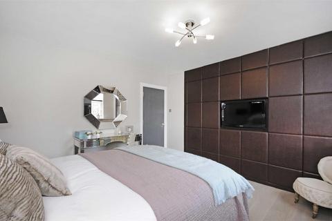 3 bedroom apartment to rent, Boydell Court, St Johns Wood Park, St Johns Wood