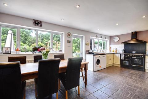 4 bedroom detached house for sale, Barnets Hill, Peasmarsh