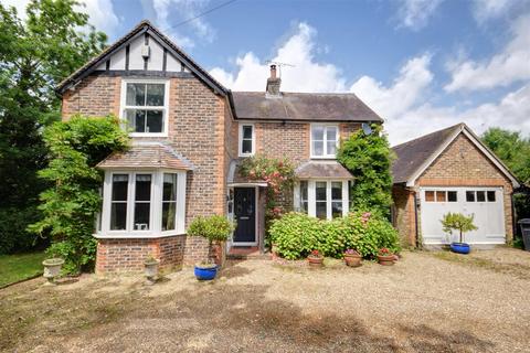 4 bedroom detached house for sale, Barnets Hill, Peasmarsh