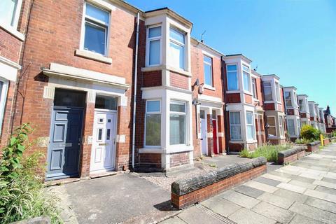 2 bedroom ground floor flat to rent, Warton Terrace, Heaton