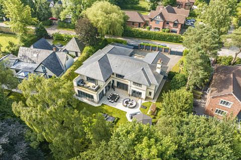 6 bedroom detached house to rent, Torkington Road, Wilmslow SK9