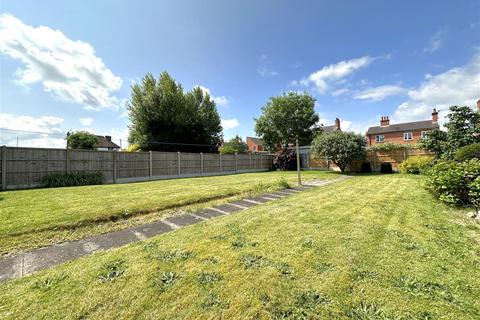 3 bedroom semi-detached house for sale, Masefield Crescent, Balderton, Newark