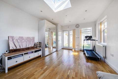 4 bedroom end of terrace house for sale, Bearfield Road, Kingston Upon Thames KT2