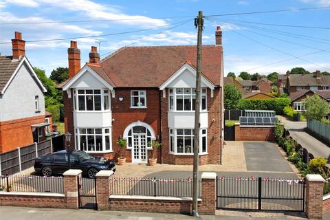 5 bedroom detached house for sale, London Road, Balderton, Newark