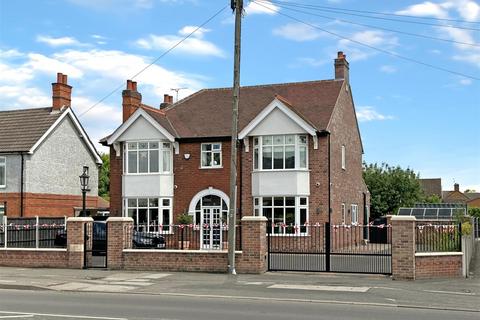 5 bedroom detached house for sale, London Road, Balderton, Newark