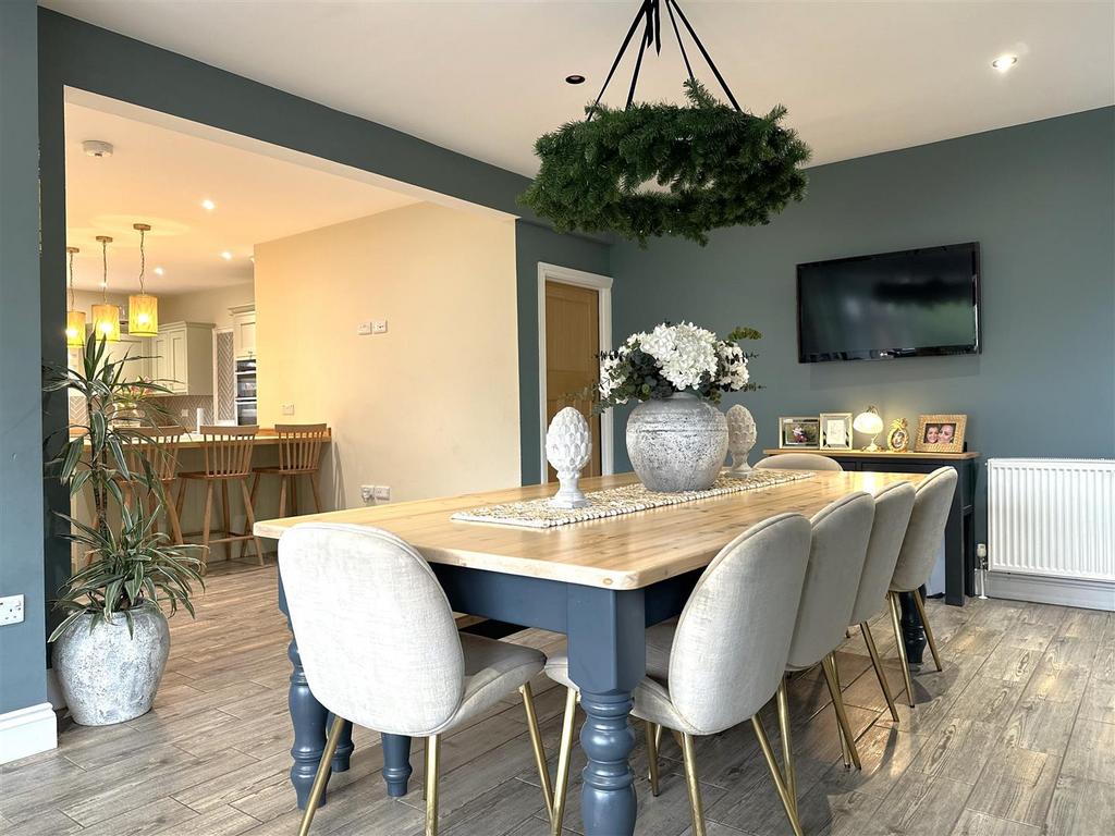 Dining Room 379