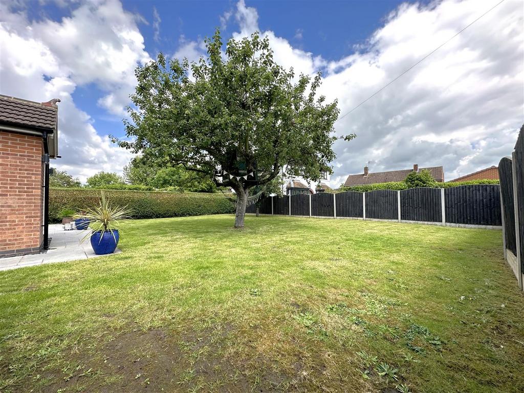 Private Rear Garden 823
