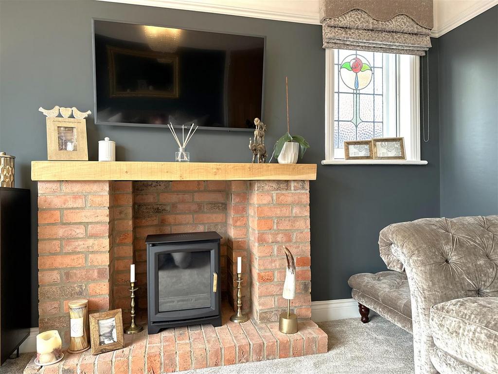 Exposed Fireplace &amp; Stained Glass Window 326
