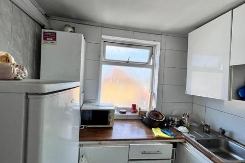 1 bedroom in a house share to rent, Kingsley Road, Hounslow TW3
