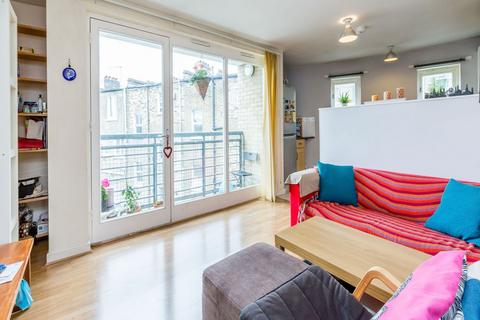 2 bedroom flat to rent, N7